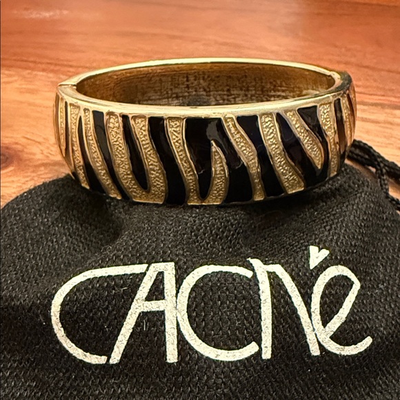 Cache Zebra Pattern Gold and Black Bangle - Picture 3 of 9